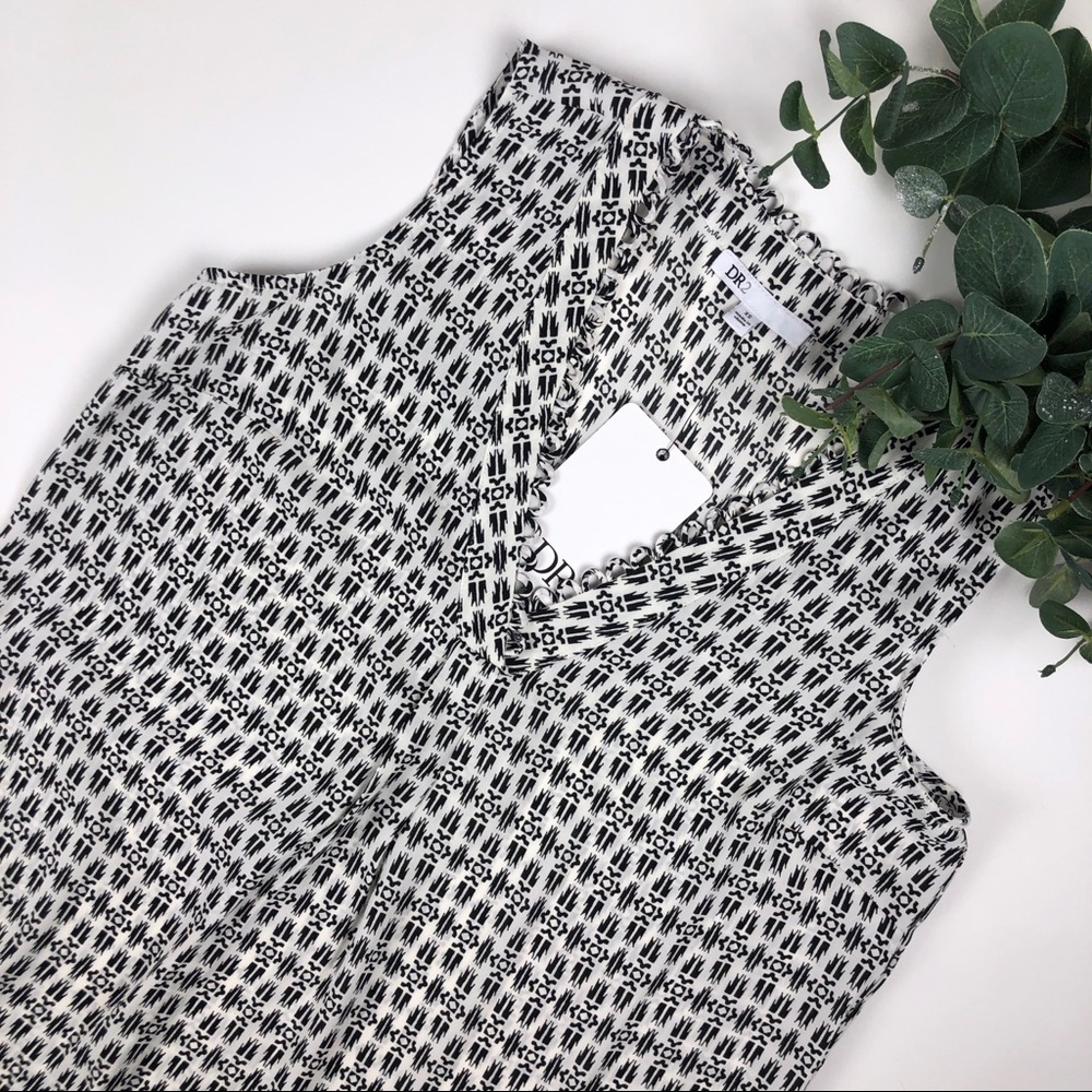 DR2 Daniel Rainn Geo Print Loop Trim Tunic Tank